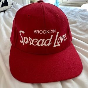 Brand: Hood, company: rowing blazers, red baseball cap “Brooklyn Spread Love”